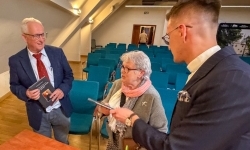 Spotkanie autorskie z księdzem Przemysławem Pawlakiem (12)