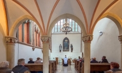 Spotkanie autorskie z księdzem Przemysławem Pawlakiem (8)