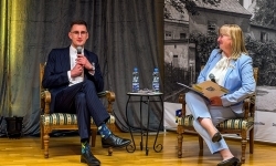 Spotkanie autorskie z księdzem Przemysławem Pawlakiem (9)