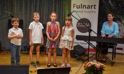 Muzyczny bukiet dla mam na Zamku Piastowskim w Raciborzu (12)