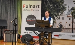 Muzyczny bukiet dla mam na Zamku Piastowskim w Raciborzu (10)