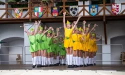 Zamek Piastowski w Raciborzu w sobotę 30 maja zamienił się w prawdziwe kr&oacute;lestwo mażoretek (12)