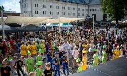 Zamek Piastowski w Raciborzu w sobotę 30 maja zamienił się w prawdziwe kr&oacute;lestwo mażoretek (16)