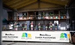 Zamek Piastowski w Raciborzu w sobotę 30 maja zamienił się w prawdziwe kr&oacute;lestwo mażoretek (2)