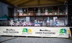 Zamek Piastowski w Raciborzu w sobotę 30 maja zamienił się w prawdziwe kr&oacute;lestwo mażoretek (10)