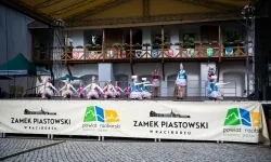 Zamek Piastowski w Raciborzu w sobotę 30 maja zamienił się w prawdziwe kr&oacute;lestwo mażoretek (10)