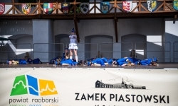Zamek Piastowski w Raciborzu w sobotę 30 maja zamienił się w prawdziwe kr&oacute;lestwo mażoretek (7)