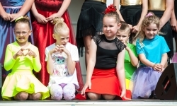 Pokazy wokalno-taneczne w wykonaniu wychowank&oacute;w Powiatowego Domu Kultury w Raciborzu (17)