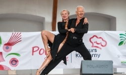 Pokazy wokalno-taneczne w wykonaniu wychowank&oacute;w Powiatowego Domu Kultury w Raciborzu (19)