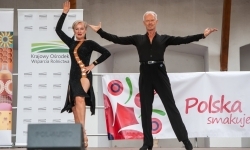 Pokazy wokalno-taneczne w wykonaniu wychowank&oacute;w Powiatowego Domu Kultury w Raciborzu (20)