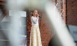 Pokazy wokalno-taneczne w wykonaniu wychowank&oacute;w Powiatowego Domu Kultury w Raciborzu (4)