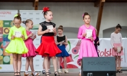 Pokazy wokalno-taneczne w wykonaniu wychowank&oacute;w Powiatowego Domu Kultury w Raciborzu (11)