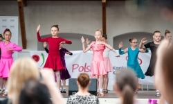 Pokazy wokalno-taneczne w wykonaniu wychowank&oacute;w Powiatowego Domu Kultury w Raciborzu (12)