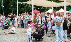 Pokazy wokalno-taneczne w wykonaniu wychowank&oacute;w Powiatowego Domu Kultury w Raciborzu (15)