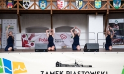 Pokazy wokalno-taneczne w wykonaniu wychowank&oacute;w Powiatowego Domu Kultury w Raciborzu (9)
