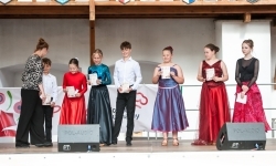 Pokazy wokalno-taneczne w wykonaniu wychowank&oacute;w Powiatowego Domu Kultury w Raciborzu (5)