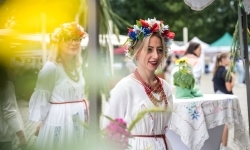 Regionalny etap konkursu kulinarnego &bdquo;Polska smakuje&rdquo; na dziedzińcu Zamku Piastowskiego w Raciborzu (1)