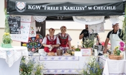 Regionalny etap konkursu kulinarnego &bdquo;Polska smakuje&rdquo; na dziedzińcu Zamku Piastowskiego w Raciborzu (2)