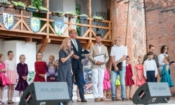 Regionalny etap konkursu kulinarnego &bdquo;Polska smakuje&rdquo; na dziedzińcu Zamku Piastowskiego w Raciborzu (15)