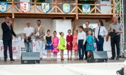 Regionalny etap konkursu kulinarnego &bdquo;Polska smakuje&rdquo; na dziedzińcu Zamku Piastowskiego w Raciborzu (16)