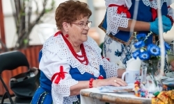 Regionalny etap konkursu kulinarnego &bdquo;Polska smakuje&rdquo; na dziedzińcu Zamku Piastowskiego w Raciborzu (18)