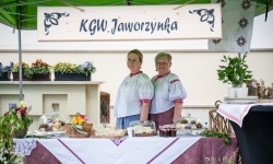 Regionalny etap konkursu kulinarnego &bdquo;Polska smakuje&rdquo; na dziedzińcu Zamku Piastowskiego w Raciborzu (3)