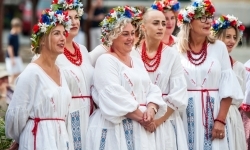 Regionalny etap konkursu kulinarnego &bdquo;Polska smakuje&rdquo; na dziedzińcu Zamku Piastowskiego w Raciborzu (3)
