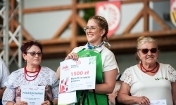 Regionalny etap konkursu kulinarnego &bdquo;Polska smakuje&rdquo; na dziedzińcu Zamku Piastowskiego w Raciborzu (8)