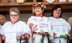 Regionalny etap konkursu kulinarnego &bdquo;Polska smakuje&rdquo; na dziedzińcu Zamku Piastowskiego w Raciborzu (9)