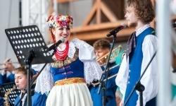 Regionalny etap konkursu kulinarnego &bdquo;Polska smakuje&rdquo; na dziedzińcu Zamku Piastowskiego w Raciborzu (16)