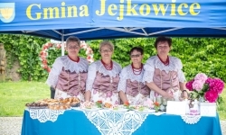 Regionalny etap konkursu kulinarnego &bdquo;Polska smakuje&rdquo; na dziedzińcu Zamku Piastowskiego w Raciborzu (9)