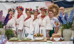 Regionalny etap konkursu kulinarnego &bdquo;Polska smakuje&rdquo; na dziedzińcu Zamku Piastowskiego w Raciborzu (6)