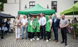 Regionalny etap konkursu kulinarnego &bdquo;Polska smakuje&rdquo; na dziedzińcu Zamku Piastowskiego w Raciborzu (12)