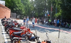 Zlot motocykli XX wieku na dziedzińcu Zamku Piastowskiego (10)