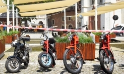 Zlot motocykli XX wieku na dziedzińcu Zamku Piastowskiego (17)