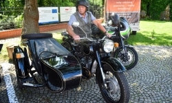 Zlot motocykli XX wieku na dziedzińcu Zamku Piastowskiego (11)