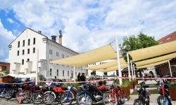 Zlot motocykli XX wieku na dziedzińcu Zamku Piastowskiego (4)