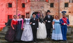 Hrabina wr&oacute;ciła do Krowiarek (1)