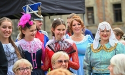 Hrabina wr&oacute;ciła do Krowiarek (6)
