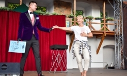 Wakacyjne atrakcje na zamkowym dziedzińcu przyciągnęły tłumy (6)