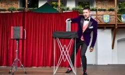 Wakacyjne atrakcje na zamkowym dziedzińcu przyciągnęły tłumy (9)
