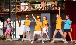 Wakacyjne atrakcje na zamkowym dziedzińcu przyciągnęły tłumy (9)