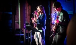 Nocny przejazd kolejką do Stod&oacute;ł, historia Rud, koncert w starej wagonowni i wyjątkowa atmosfera (7)