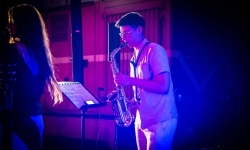 Nocny przejazd kolejką do Stod&oacute;ł, historia Rud, koncert w starej wagonowni i wyjątkowa atmosfera (6)
