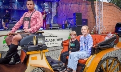 Dożynki Chmielne na zamkowym dziedzińcu za nami (14)
