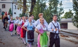 Dożynki Chmielne na zamkowym dziedzińcu za nami (12)