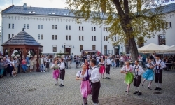 Dożynki Chmielne na zamkowym dziedzińcu za nami (3)