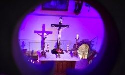 Wiecz&oacute;r z relikwiami Drzewa Krzyża Świętego na Zamku Piastowskim (16)